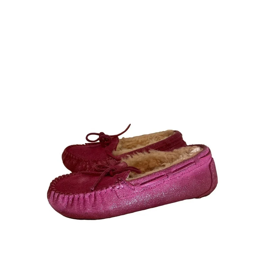 UGG Kid's Dakota Glitter Slipper in Fuchsia